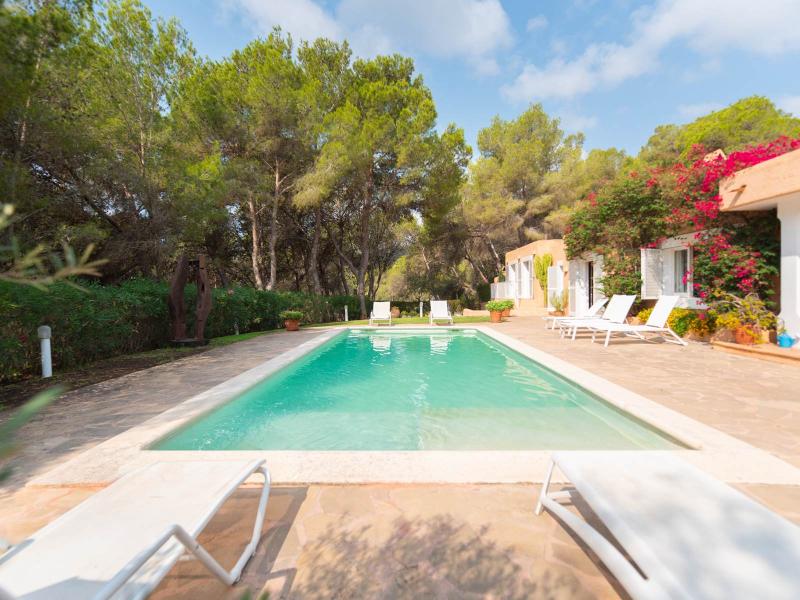 Charming Single-Level Ibiza Home Surrounded by Nature , Sant Josep de sa Talaia, 