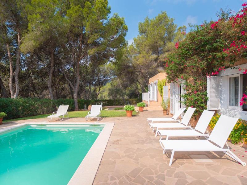 Charming Single-Level Ibiza Home Surrounded by Nature , Sant Josep de sa Talaia, 