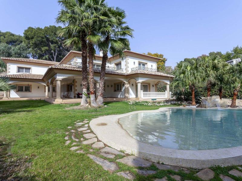 Exceptional Seven-Bedroom Villa , Valencia 