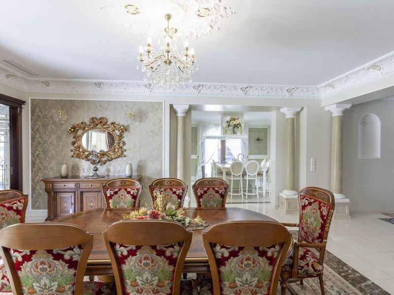 Exceptional Seven-Bedroom Villa , Valencia 