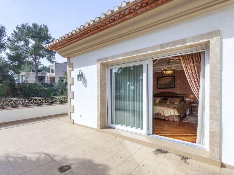 Exceptional Seven-Bedroom Villa , Valencia 