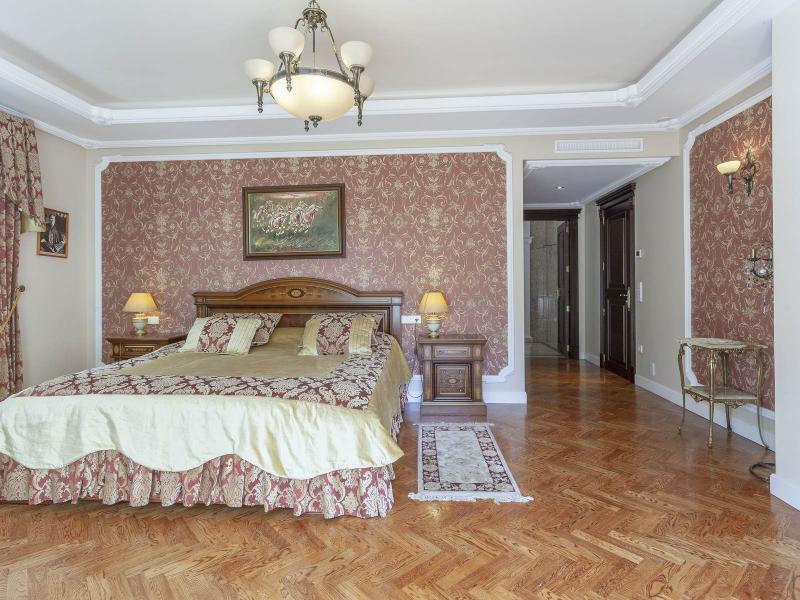 Exceptional Seven-Bedroom Villa , Valencia 
