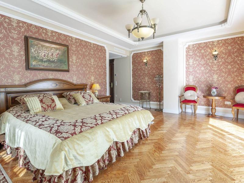 Exceptional Seven-Bedroom Villa , Valencia 