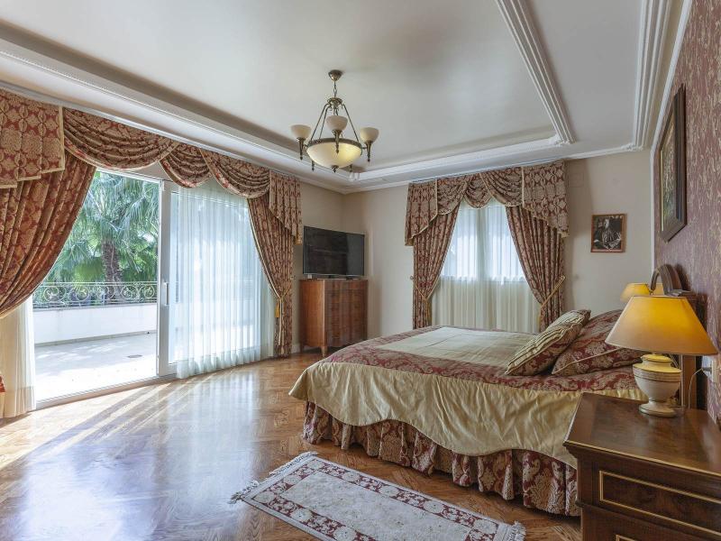 Exceptional Seven-Bedroom Villa , Valencia 