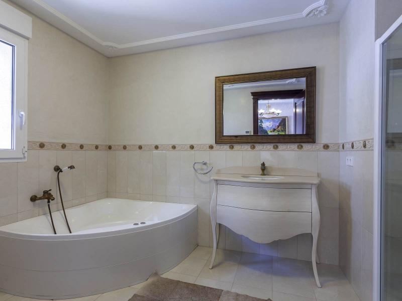 Exceptional Seven-Bedroom Villa , Valencia 