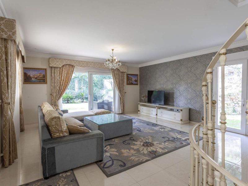 Exceptional Seven-Bedroom Villa , Valencia 