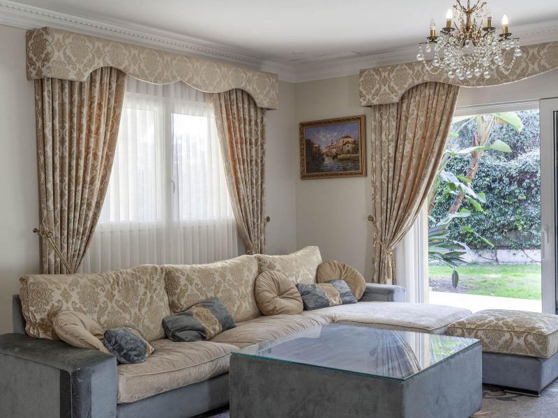 Exceptional Seven-Bedroom Villa , Valencia 