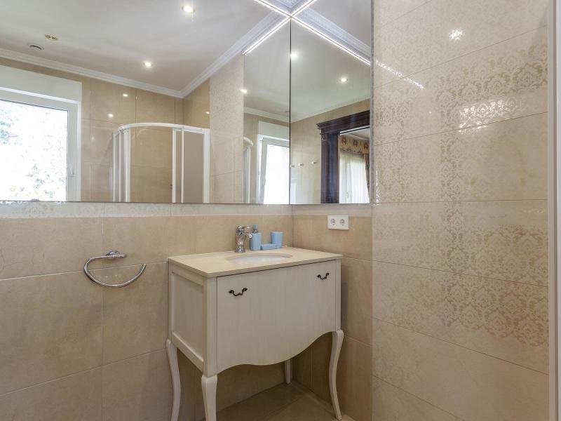 Exceptional Seven-Bedroom Villa , Valencia 
