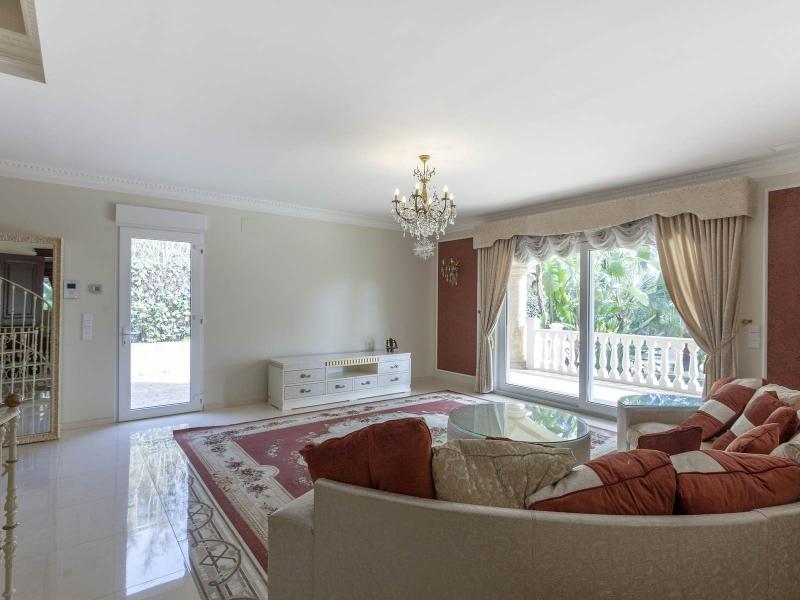 Exceptional Seven-Bedroom Villa , Valencia 