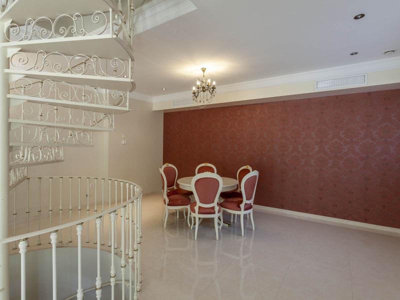 Exceptional Seven-Bedroom Villa , Valencia 