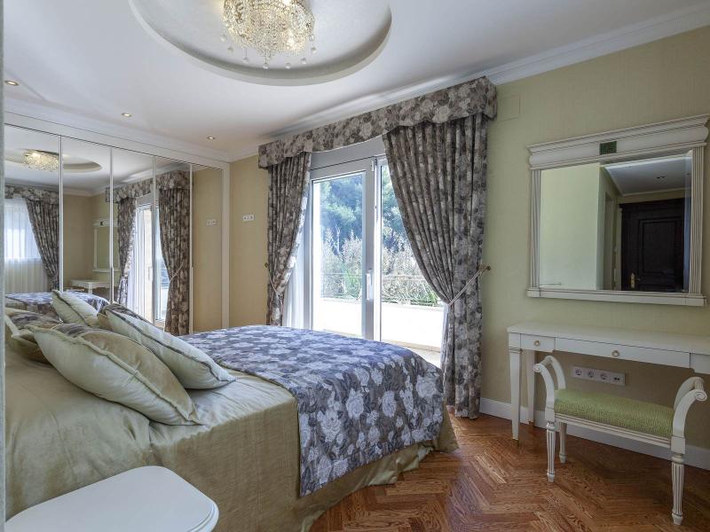 Exceptional Seven-Bedroom Villa , Valencia 