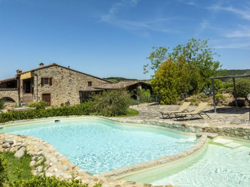 Historic Chianti Villa for Sale with Pool, Olive Grove & Panoramic Views in Castellina in Chianti , Tuscany 