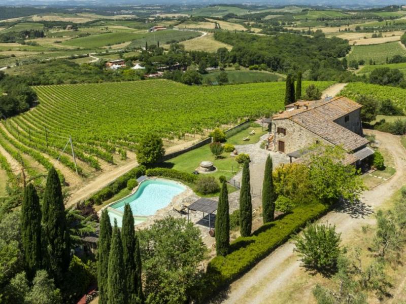 Historic Chianti Villa for Sale with Pool, Olive Grove & Panoramic Views in Castellina in Chianti , Tuscany 