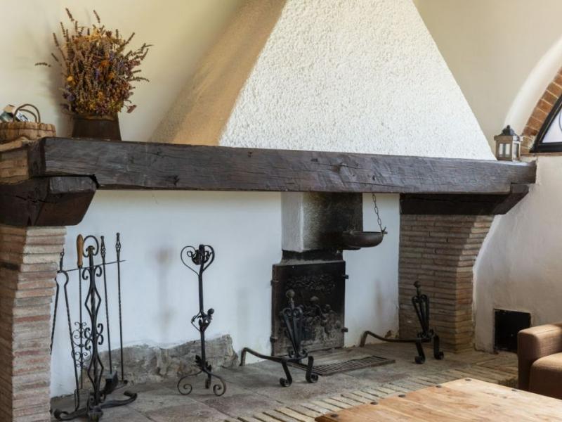 Historic Chianti Villa for Sale with Pool, Olive Grove & Panoramic Views in Castellina in Chianti , Tuscany 