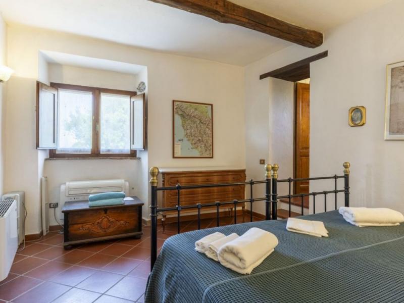 Historic Chianti Villa for Sale with Pool, Olive Grove & Panoramic Views in Castellina in Chianti , Tuscany 