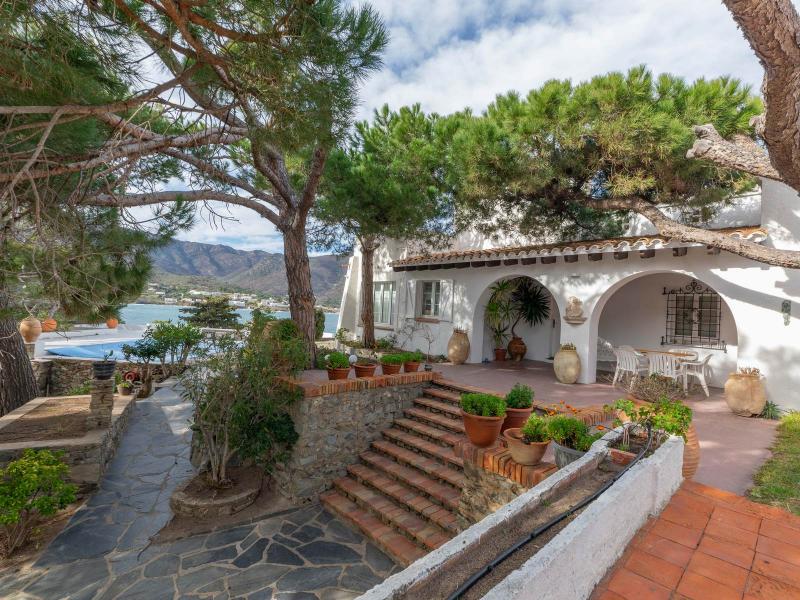 Rare Hilltop Villa with 360° Views , Costa Brava 