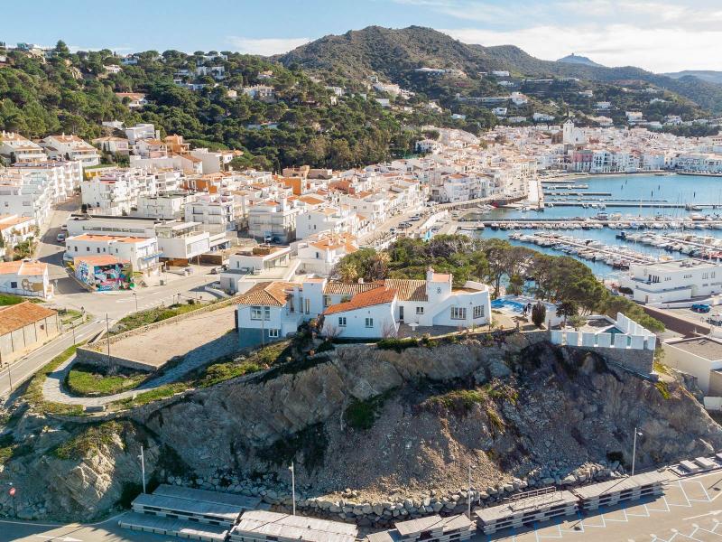 Rare Hilltop Villa with 360° Views , Costa Brava 