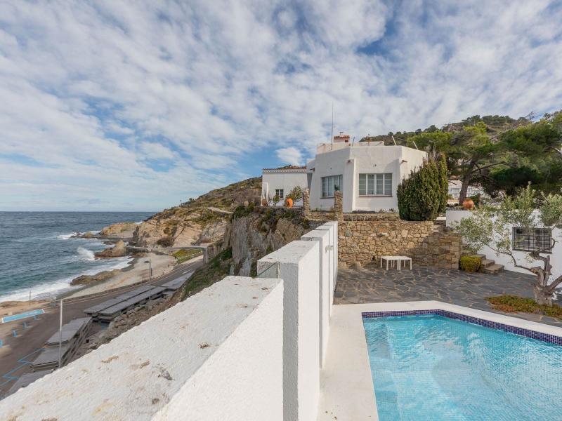 Rare Hilltop Villa with 360° Views , Costa Brava 