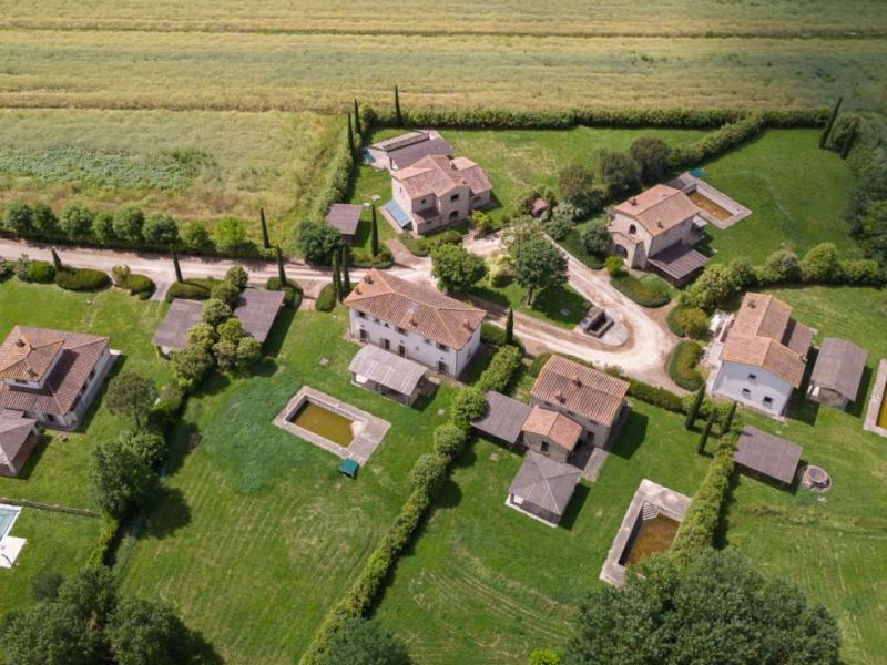 Houses for sale in Arezzo - Cortona , 
