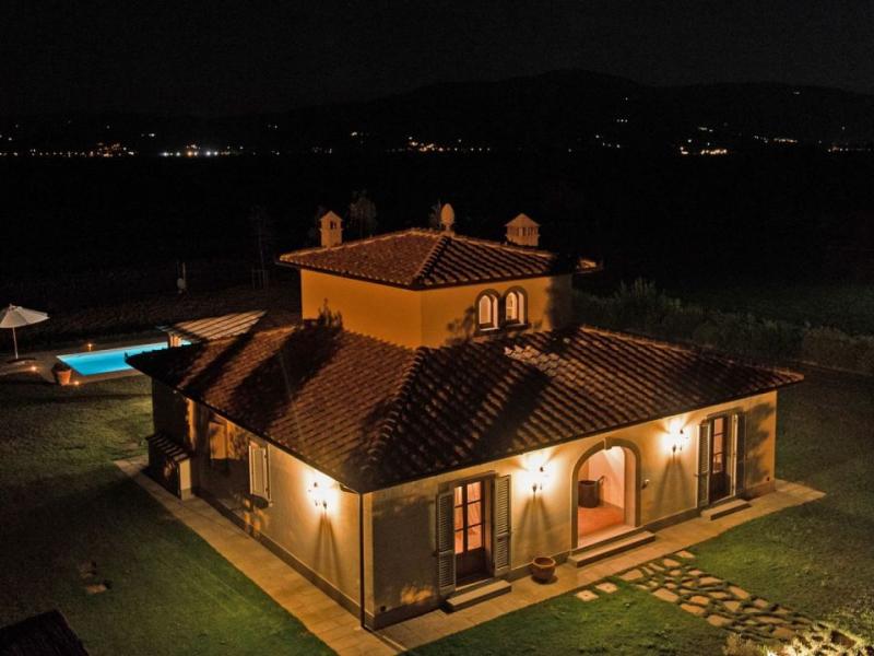 Houses for sale in Arezzo - Cortona , 