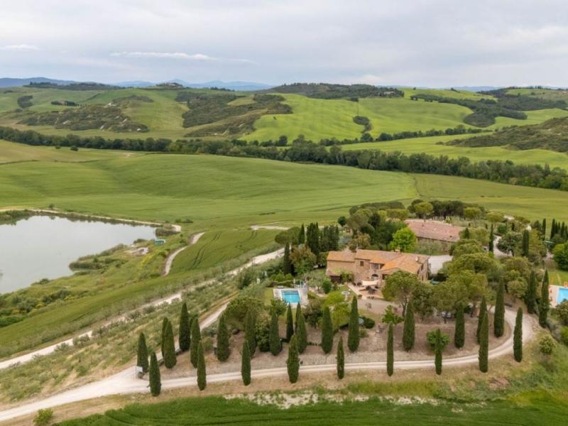 Historic Stone Villa for Sale in San Quirico d’Orcia, Tuscany , Tuscany 