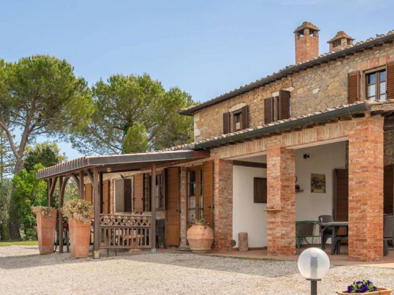 Historic Stone Villa for Sale in San Quirico d’Orcia, Tuscany , Tuscany 