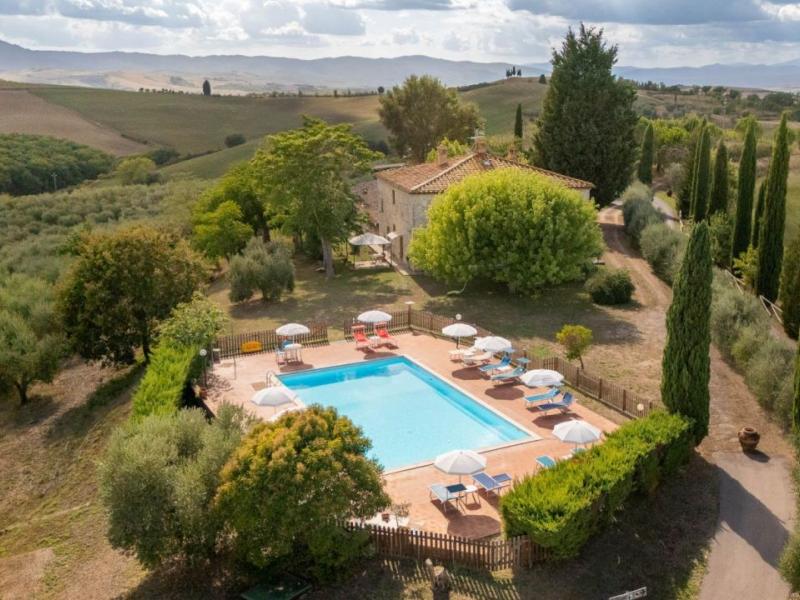 Prestigious Tuscan Estate for Sale Near Montalcino, Italy , Tuscany 
