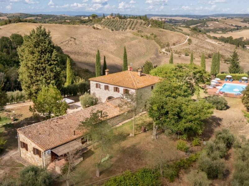 Prestigious Tuscan Estate for Sale Near Montalcino, Italy , Tuscany 