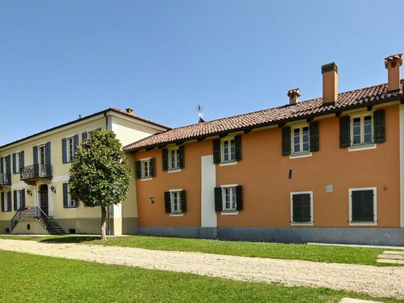 Historic Mansion with Prestigious Winery for Sale , 