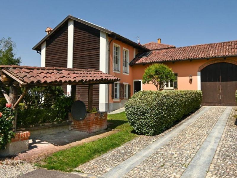 Historic Mansion with Prestigious Winery for Sale , 