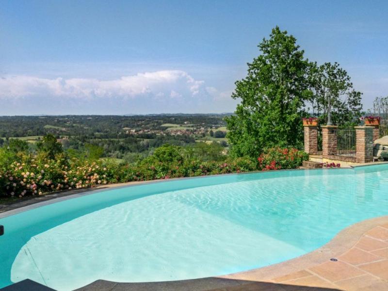 Historic Mansion with Prestigious Winery for Sale , 