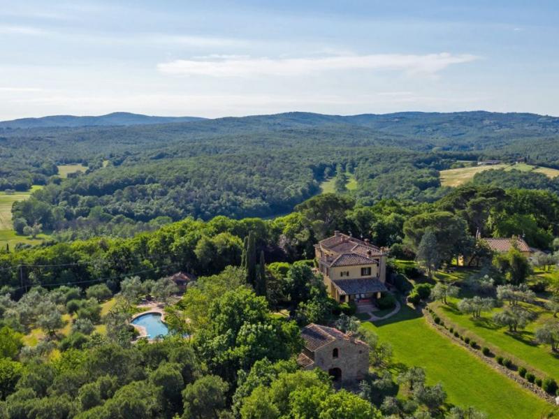 1700s Country Mansion with Pool, Spa & Guest Cottages , Tuscany 