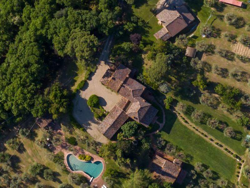 1700s Country Mansion with Pool, Spa & Guest Cottages , Tuscany 
