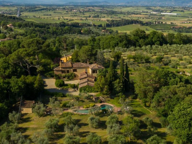 1700s Country Mansion with Pool, Spa & Guest Cottages , Tuscany 