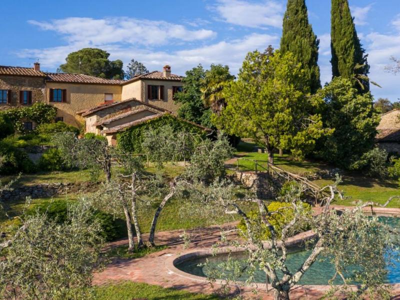 1700s Country Mansion with Pool, Spa & Guest Cottages , Tuscany 
