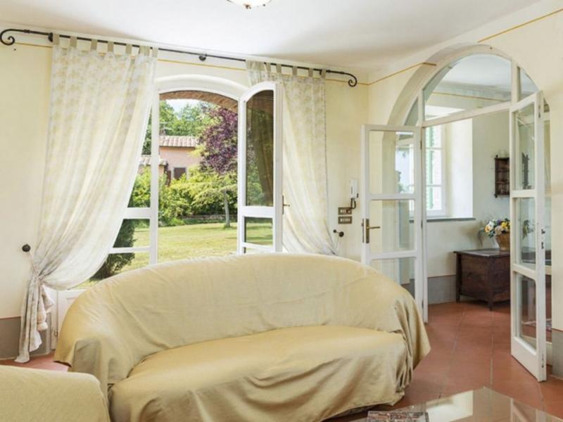 1800s Tuscan Country Villa with Pool for Sale in Cortona , Tuscany 