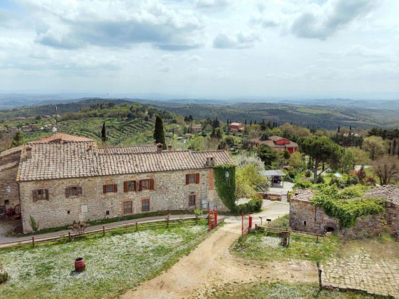 Tuscan Equestrian Estate with Farmhouse , Tuscany 