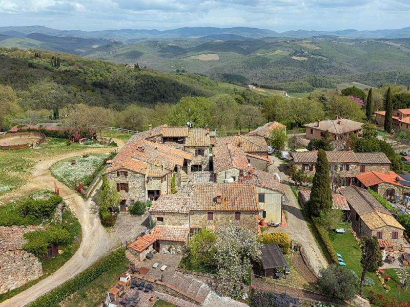 Tuscan Equestrian Estate with Farmhouse , Tuscany 