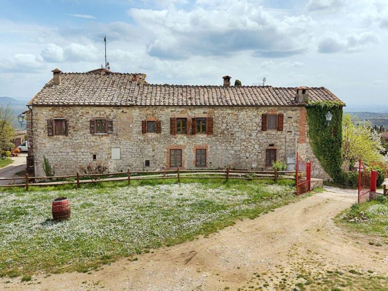 Tuscan Equestrian Estate with Farmhouse , Tuscany 