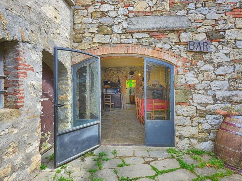 Tuscan Equestrian Estate with Farmhouse , Tuscany 
