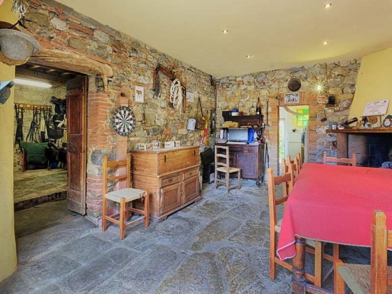 Tuscan Equestrian Estate with Farmhouse , Tuscany 