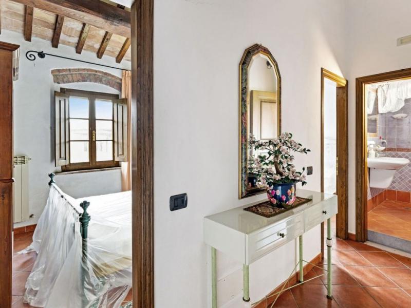 Winery Estate with Pool and Views of San Gimignano for Sale in Tuscany , Tuscany 