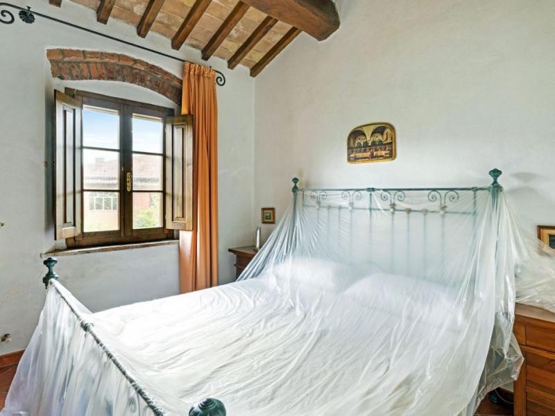 Winery Estate with Pool and Views of San Gimignano for Sale in Tuscany , Tuscany 