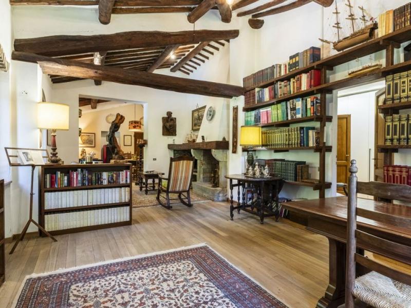 Historic Chianti Country House with Pool and Guest Accommodation , Tuscany 