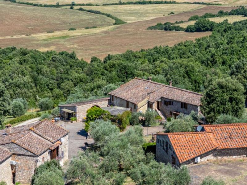 Exclusive Tuscan Hamlet with Hospitality Business , Tuscany 