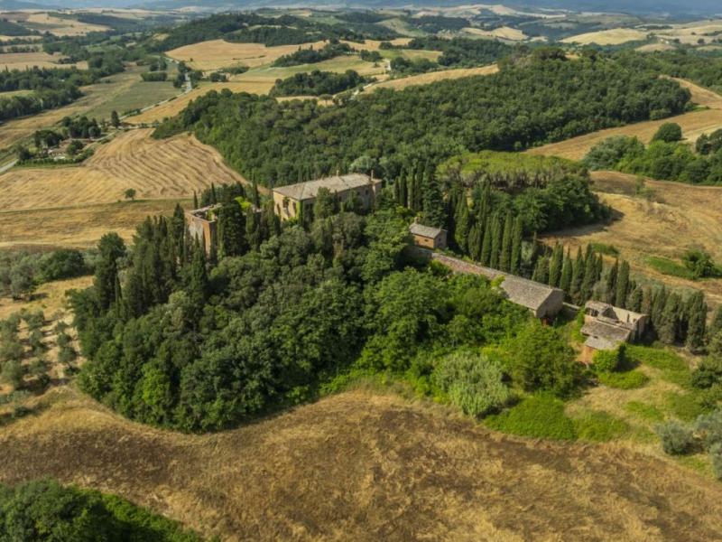 Historic Castle Estate for Sale in Montalcino with 180 Hectares & Luxury Development Potential , Tuscany 