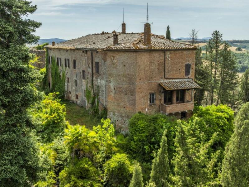 Historic Castle Estate for Sale in Montalcino with 180 Hectares & Luxury Development Potential , Tuscany 