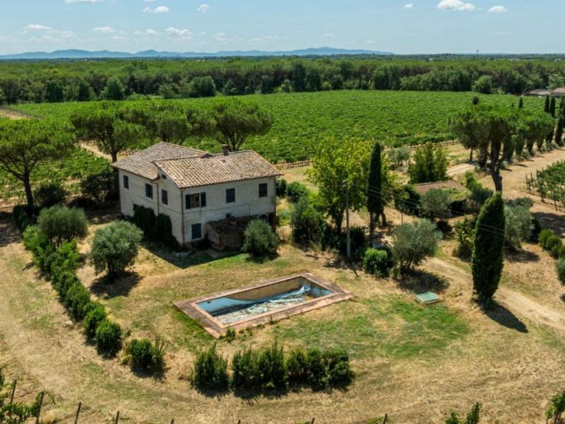 Country House/Farmhouse for sale for sale in Arezzo - Cortona , 
