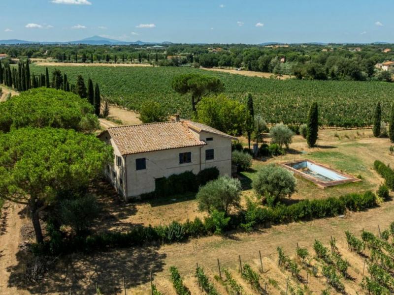 Country House/Farmhouse for sale for sale in Arezzo - Cortona , 
