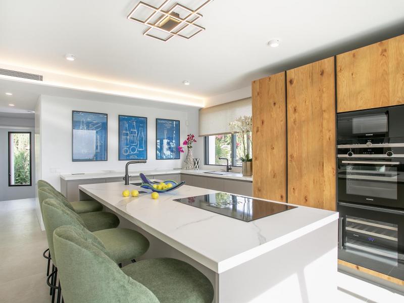 5 Bedrooms Villa for sale in Marbella Golden Mile Marbella , Marbella 